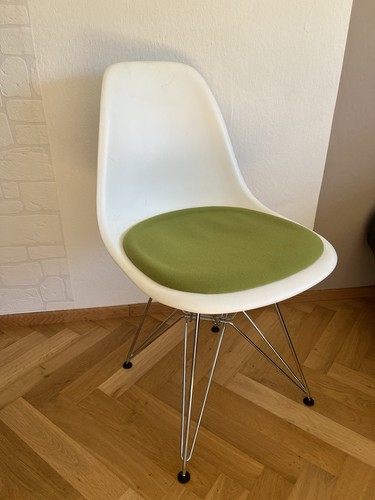 Vitra eames plastic chair - plastic,
